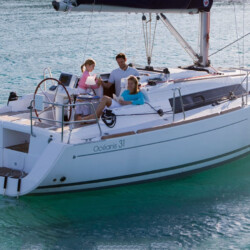 Парусник Beneteau Oceanis 31 Алькудия 1