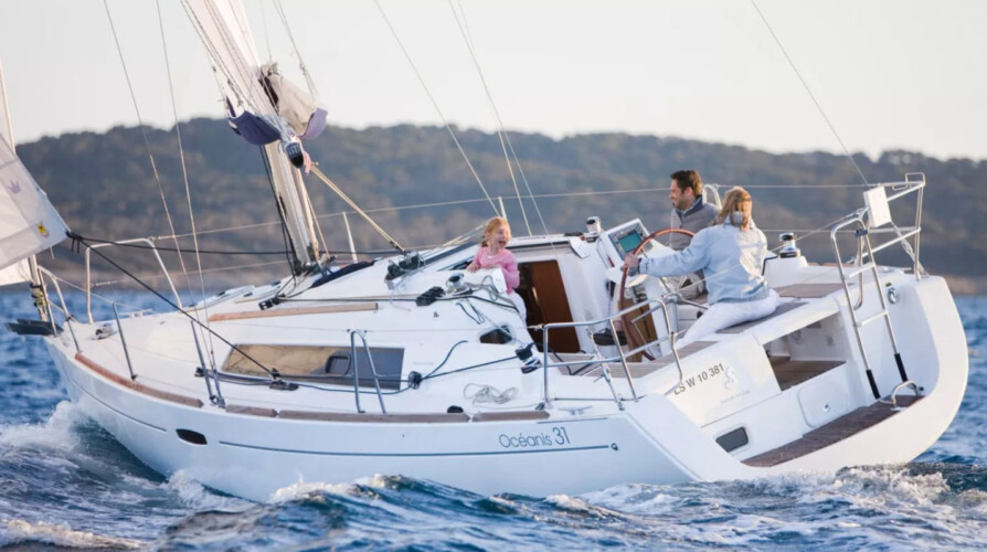Парусник Beneteau Oceanis 31 Алькудия 2
