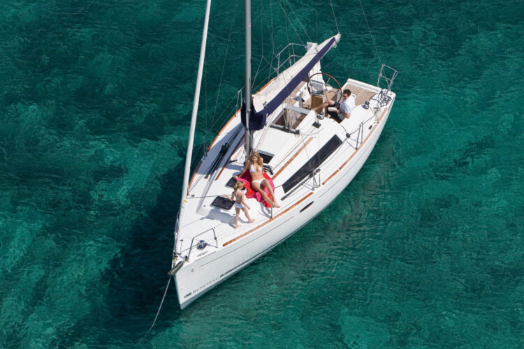 Парусник Beneteau Oceanis 31 Алькудия 4