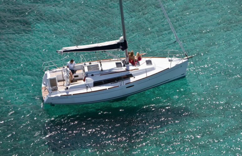 Парусник Beneteau Oceanis 31 Алькудия 5