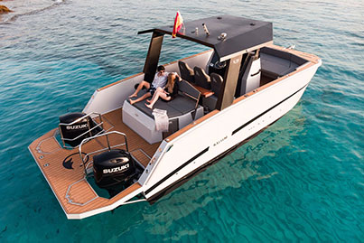 аренда моторной лодки Kattum 30 Mobula El Arenal