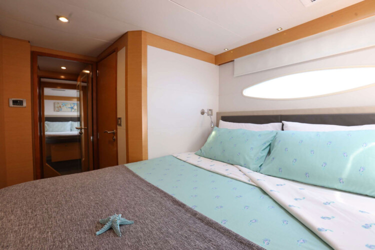 Catamaran Fountaine Pajot Victoria 67 LIR Majorque 12