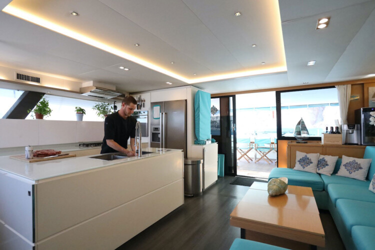 Catamaran Fountaine Pajot Victoria 67 LIR Majorque 24