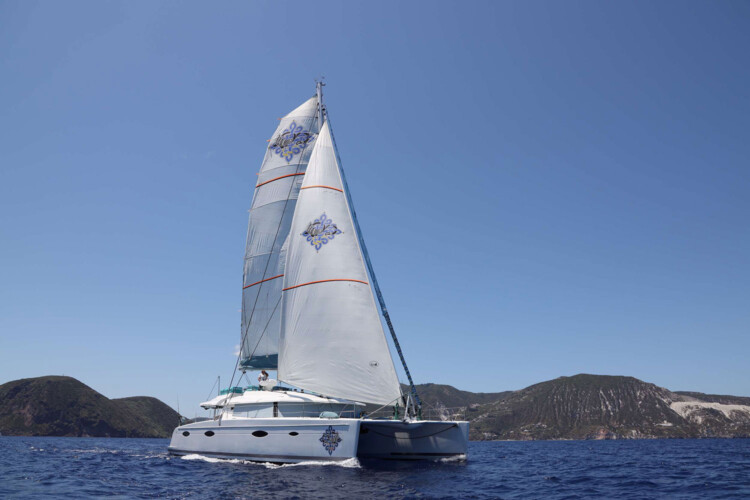 Catamaran Fountaine Pajot Victoria 67 LIR Majorque 4