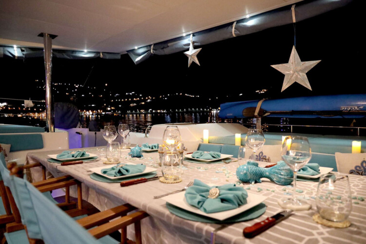 Catamaran Fountaine Pajot Victoria 67 LIR Mallorca 6