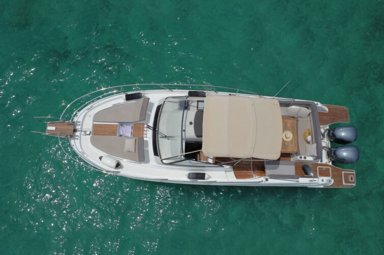 Motorboat Jeanneau Cap Camarat 10.5 WA Puerto Portals 3