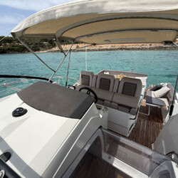 Motorboat Jeanneau Cap Camarat 10.5 WA Puerto Portals 7