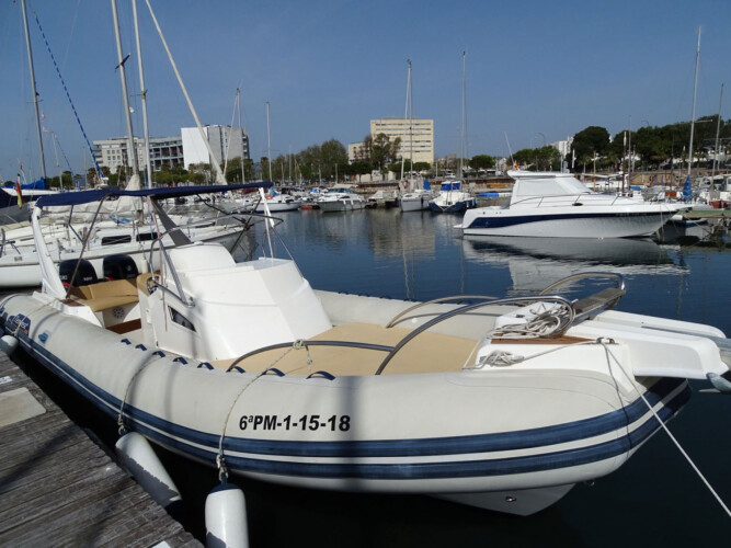 RIB Capelli Tempest 1000 Can Pastilla 1