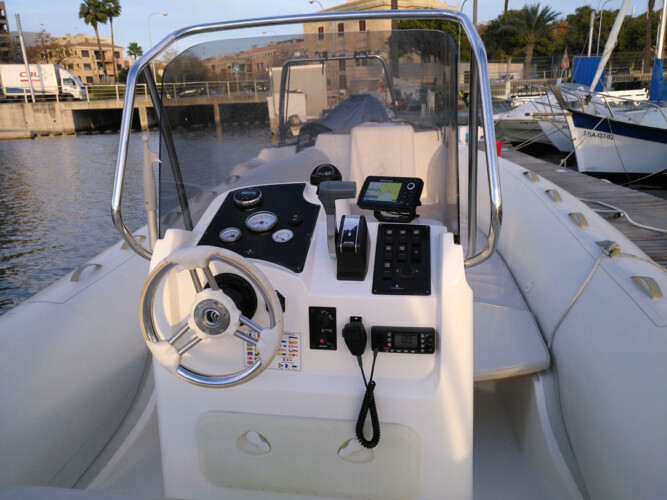 RIB Capelli Tempest 770 Can Pastilla 13