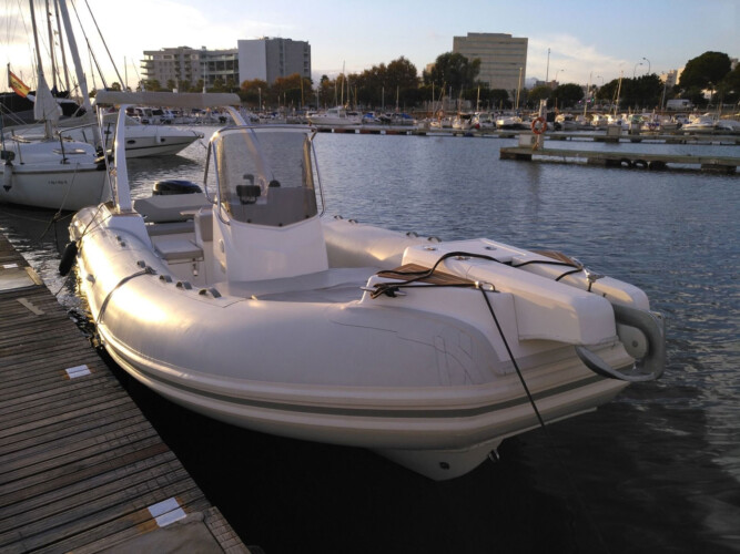 RIB Capelli Tempest 770 Can Pastilla 5