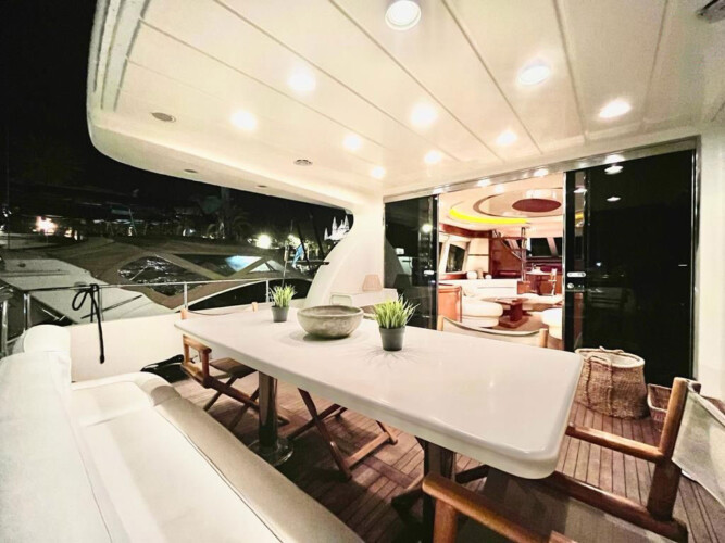 Jacht Azimut 70 L-Aventure Mallorca 19