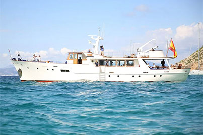 rent yacht Van de Voorde 98 Falcao Uno Palma