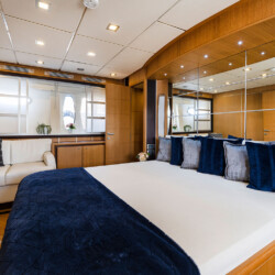yacht Abacus 70 Auri Mallorca 10