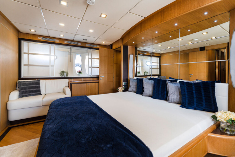 yacht Abacus 70 Auri Mallorca 10