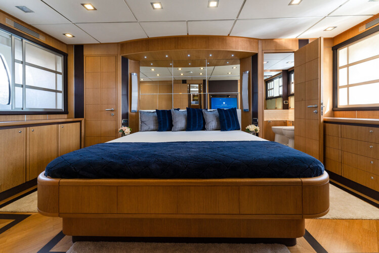 yacht Abacus 70 Auri Mallorca 11