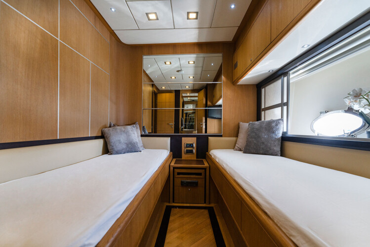 yacht Abacus 70 Auri Mallorca 15