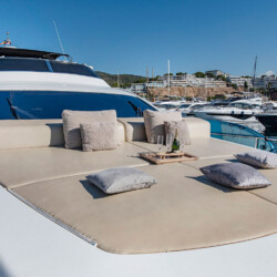 yacht Abacus 70 Auri Mallorca 35