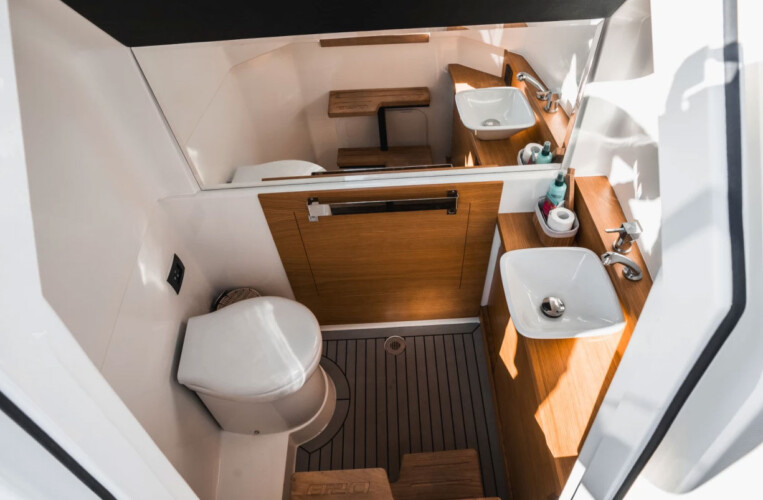 Motonave De Antonio D28 Open Mojito Porto Calanova 13