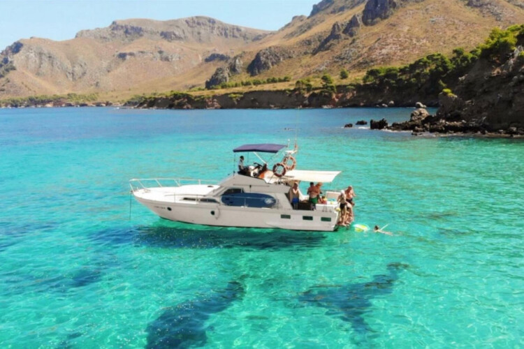 Motorboat Guy Couach 120 Fly Can Picafort 7