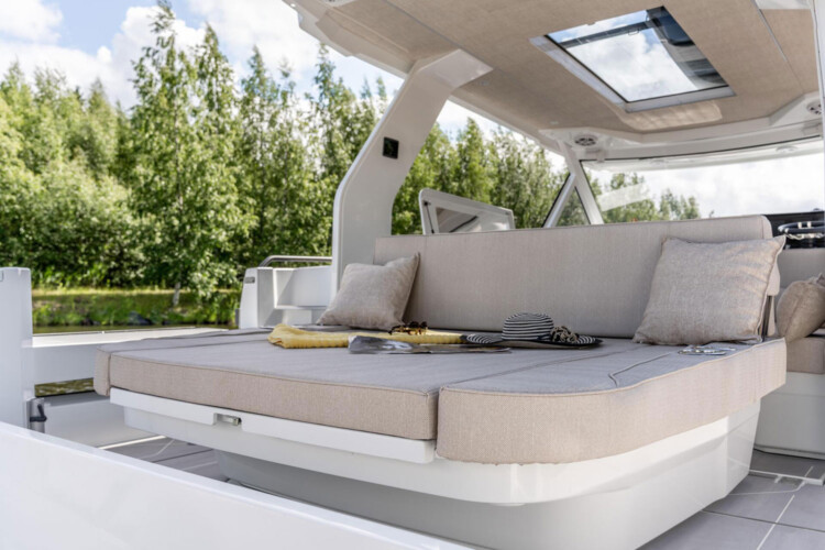 Motorboat Quarken 35 Sport Cala dOr 15