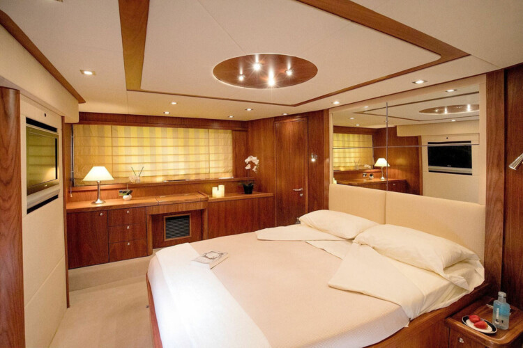 Yacht Sunseeker Manhattan 66 Tapia Bay Palma 11