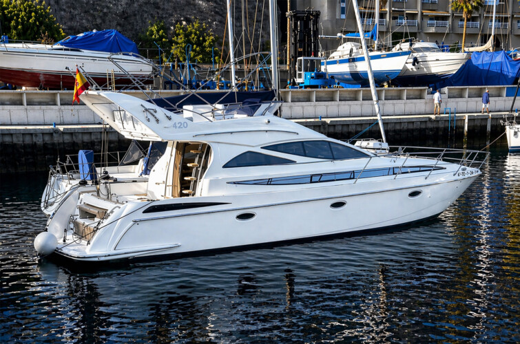 Yacht Voyage Stealth 420 Bloody Mary Palma de Mallorca 4