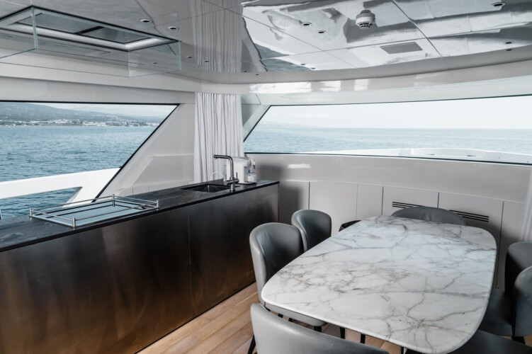 yacht Sanlorenzo SX76 Globito de Mar Palma 14
