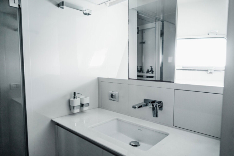 yacht Sanlorenzo SX76 Globito de Mar Palma 22