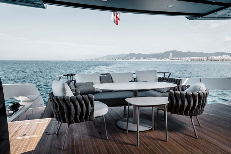 yacht Sanlorenzo SX76 Globito de Mar Palma 27