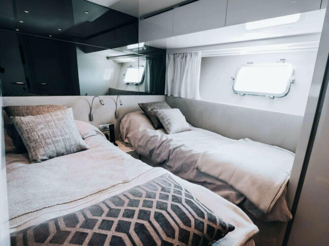 yacht Sanlorenzo SX76 Globito de Mar Palma 4