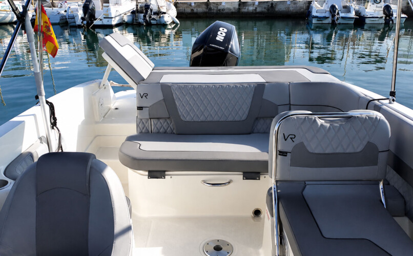 Motorboat Bayliner VR6 Can Pastilla 3