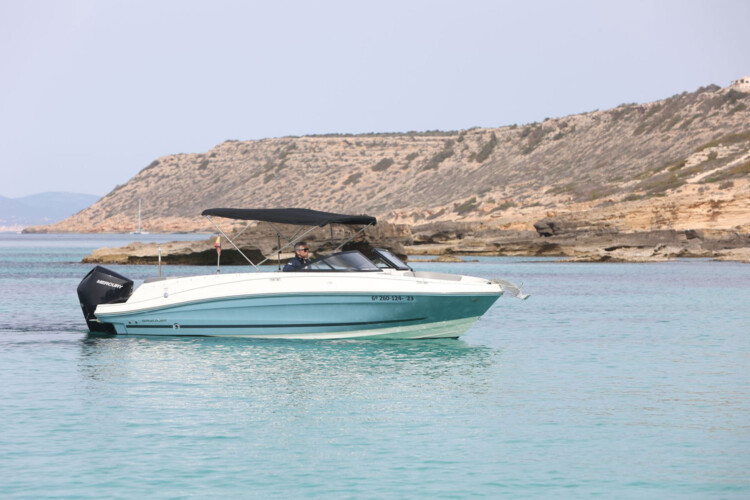 Motorboat Bayliner VR6 Can Pastilla 6