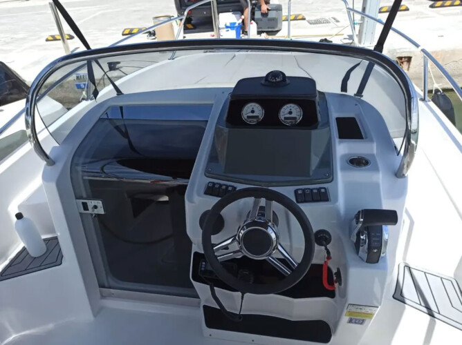 Motorboat Karnic 601 Alcudia 4