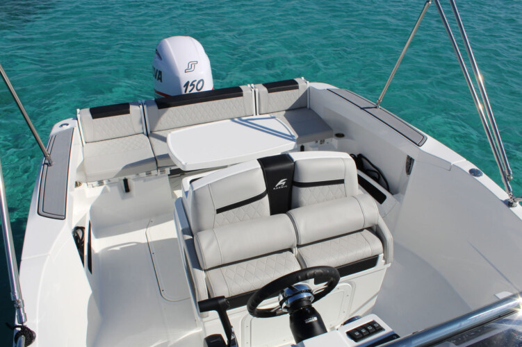 Motorboat Karnic 601 Alcudia 8