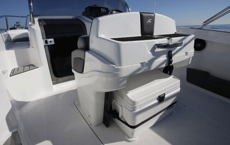 Motorboat Karnic SL652 Alcudia 11