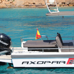 Motorboat Axopar 28 T-Top Santa Ponsa 11