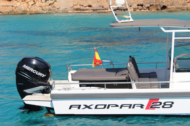 Motorboat Axopar 28 T-Top Santa Ponsa 11