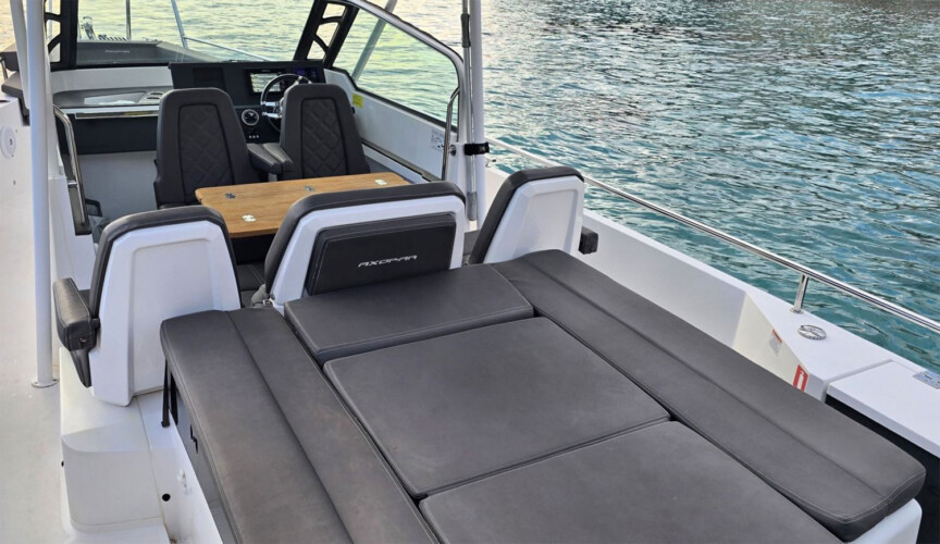 Motorboat Axopar 28 T-Top Santa Ponsa 13