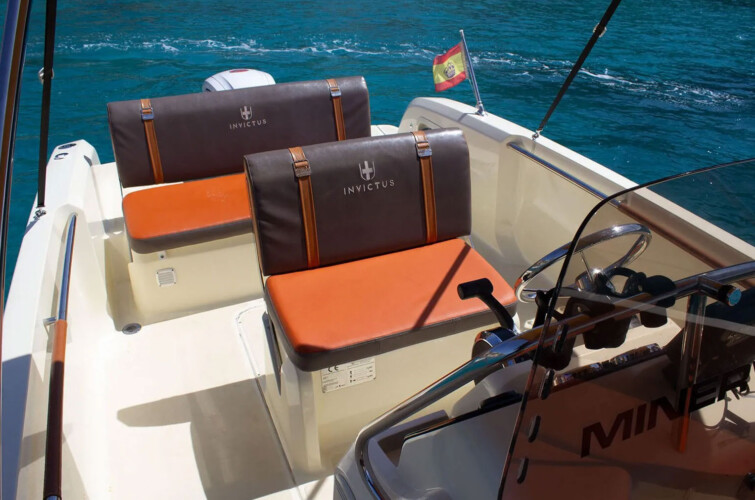Lancha Invictus 190 FX Santa Ponsa 4