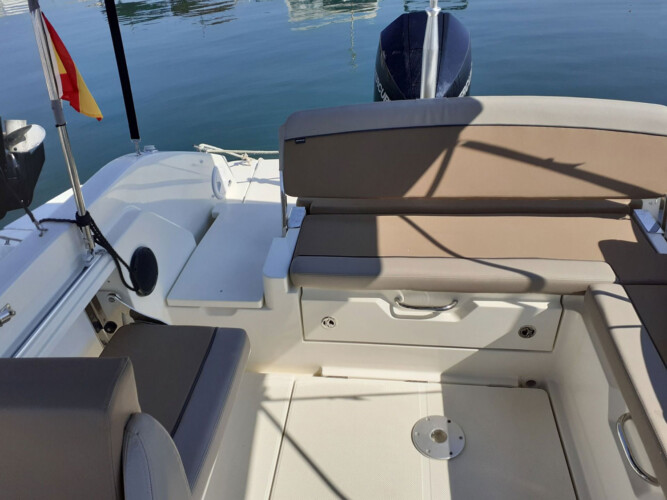 Bateau à moteur Quicksilver Activ 675 Good Life 2