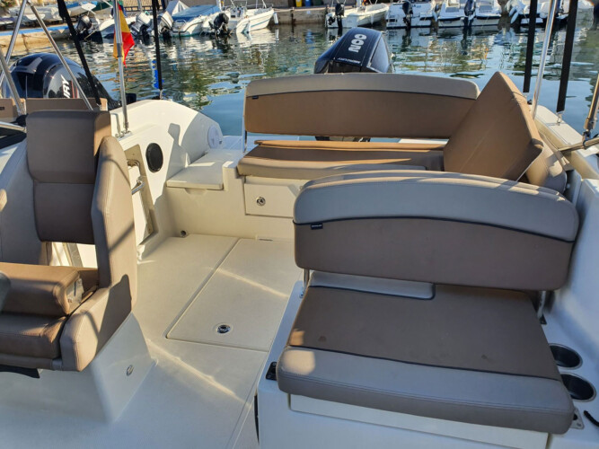 Bateau à moteur Quicksilver Activ 675 Good Life 9
