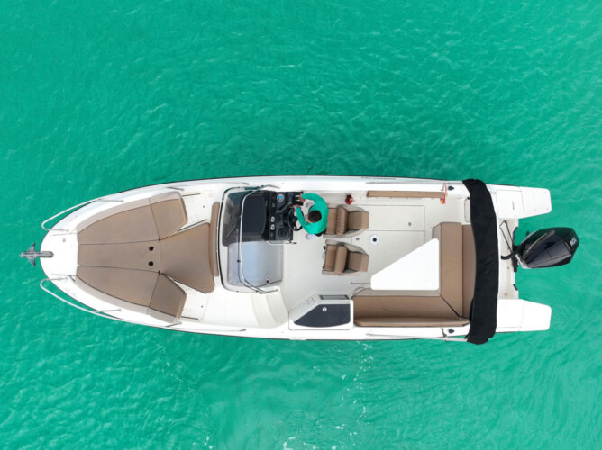 Motorboat Quicksilver Activ 805 Can Pastilla 8