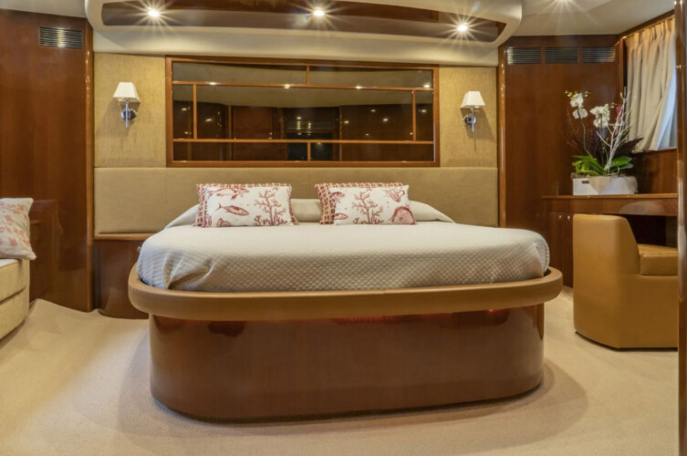 Yacht Princess 67 Luna Alcudia 10