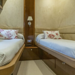 Yacht Princess 67 Luna Alcudia 11