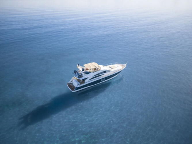 Yacht Princess 67 Luna Alcudia 12