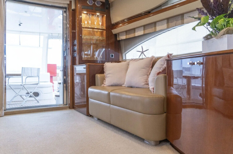 Yacht Princess 67 Luna Alcudia 16