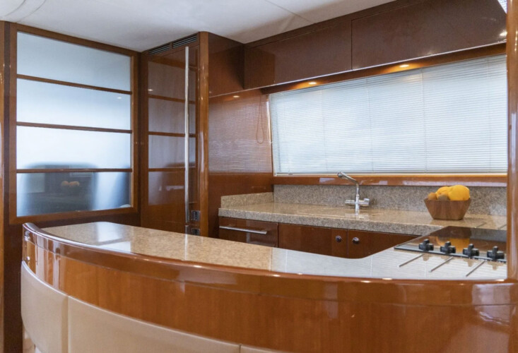 Yacht Princess 67 Luna Alcudia 4