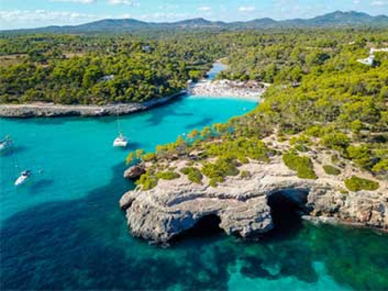 We-love-the-sea-and-share-that-passion